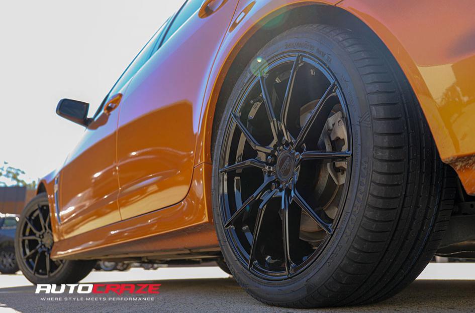 HOLDEN COMMODORE VF VENOM GLOSS BLACK